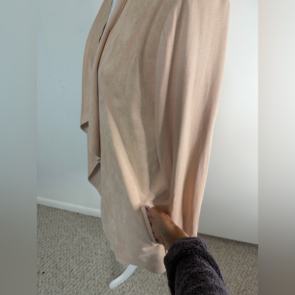 Chico’s Peach Suede Open Front Cardigan size 2 or L - Picture 7 of 9